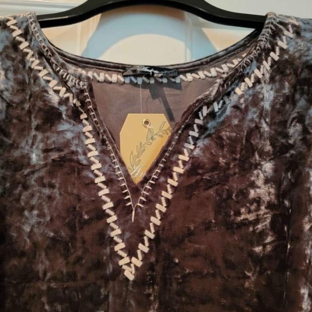 Tunic - Picture 3 of 6